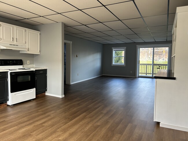 Photo - 211 E Water St