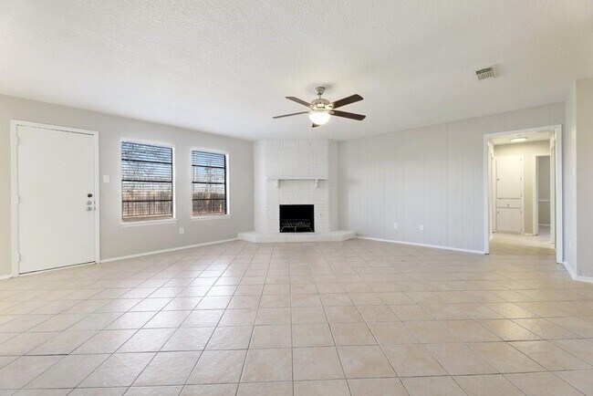 Photo - 1214 Doonesbury Dr