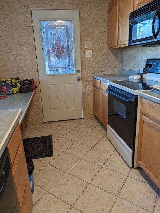 Photo - 318 W College St Unit Apt 1