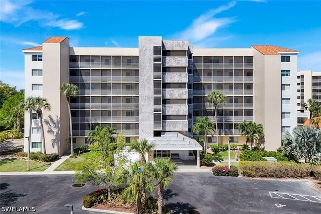 Building Photo - 15161 Cedarwood Ln Unit 1205