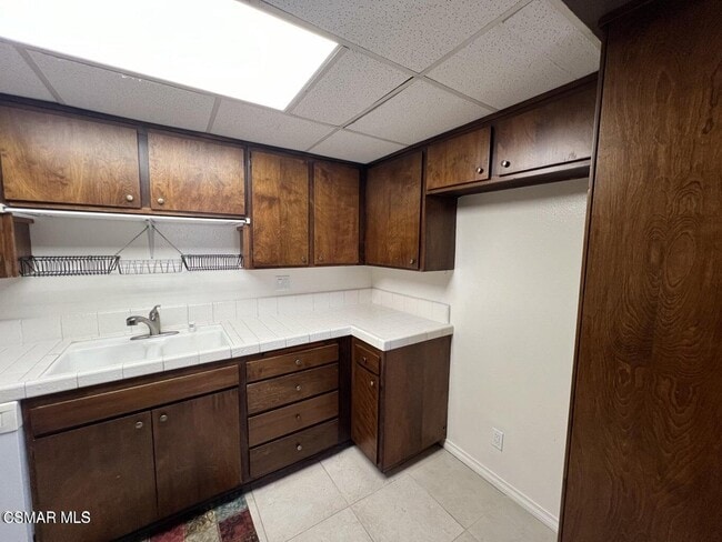 Photo - 18617 Clark St