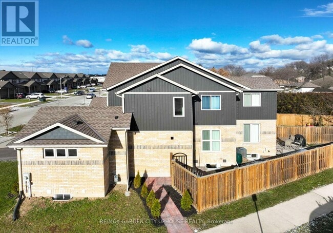 Photo - 11 Manhattan Ct.