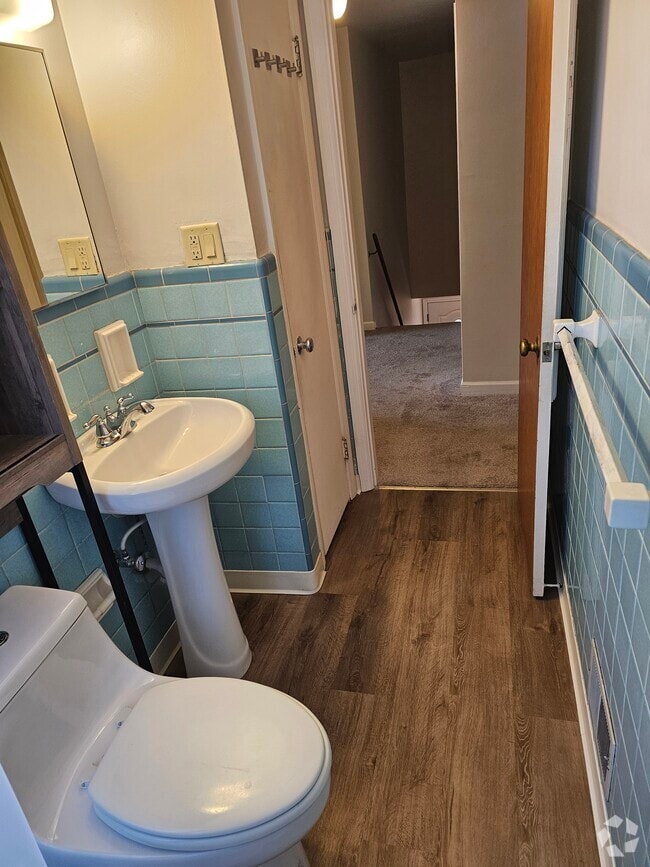 Building Photo - 1524 Beacon St Rental