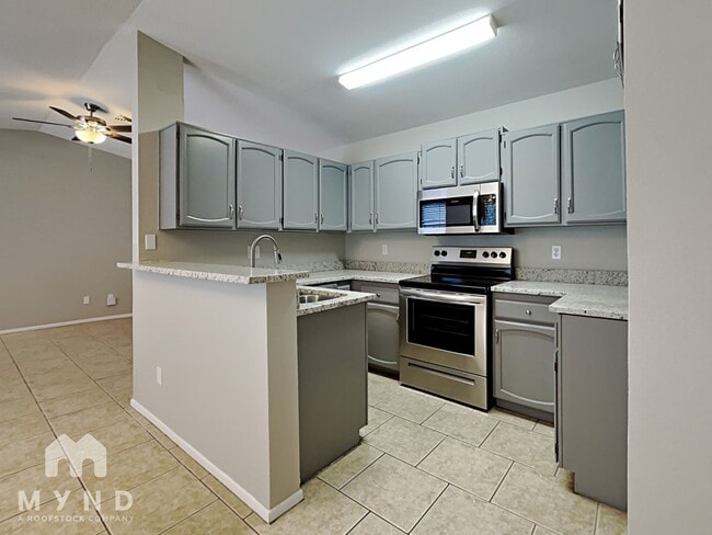 Building Photo - 16024 S Catalina St Rental