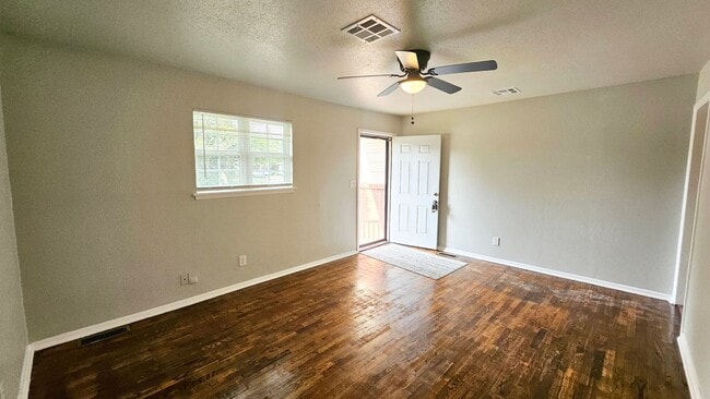 Photo - Beautifully Renovated 4 Bed