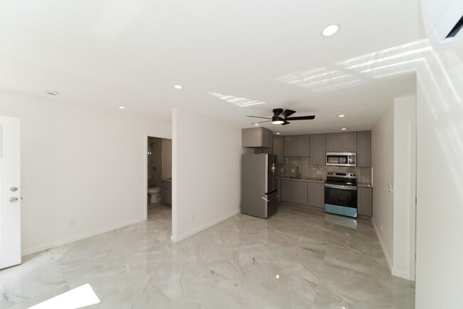 Photo - 355 Hoomalu St