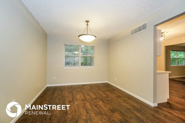 Photo - 550 Morrison Dr