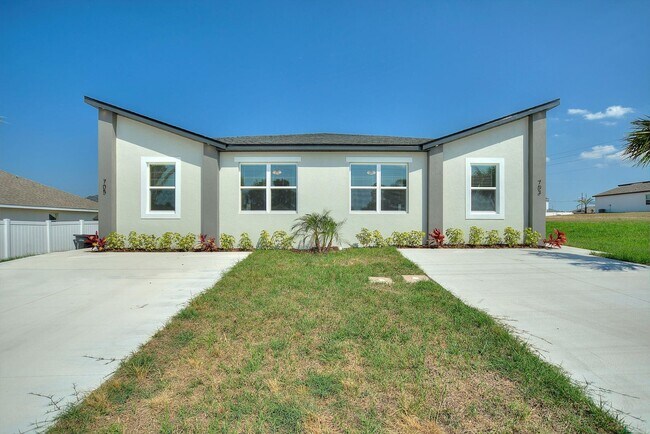 Photo - Deposit-Free! Modern, energy efficient hom...