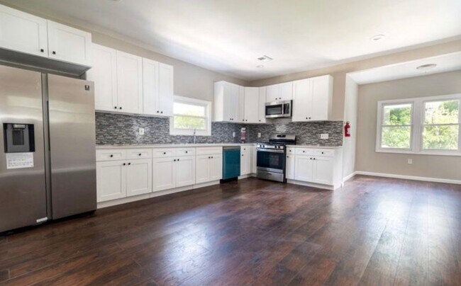 Photo - 108 N Oraton Pky