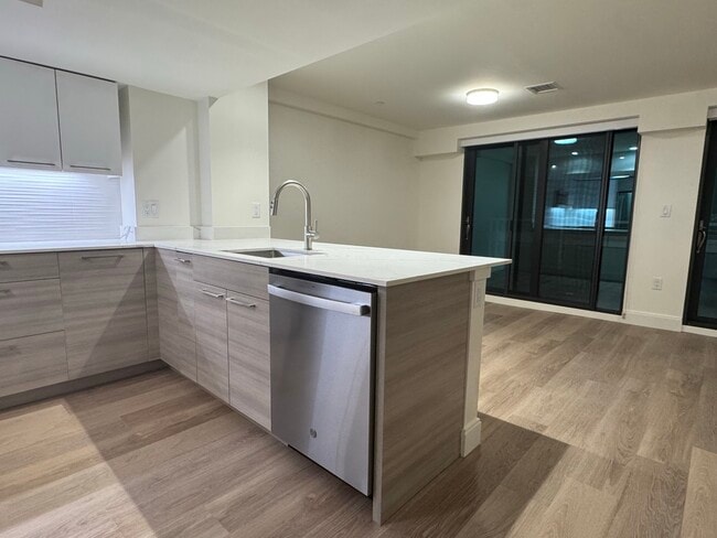 Photo - 1065 Commonwealth Ave Unidad 4-47