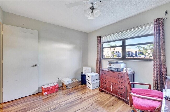 Building Photo - 1514 SW Silver Pine Way Rental
