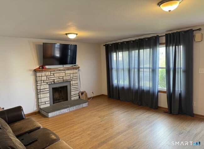 Photo - 101 Waller Rd