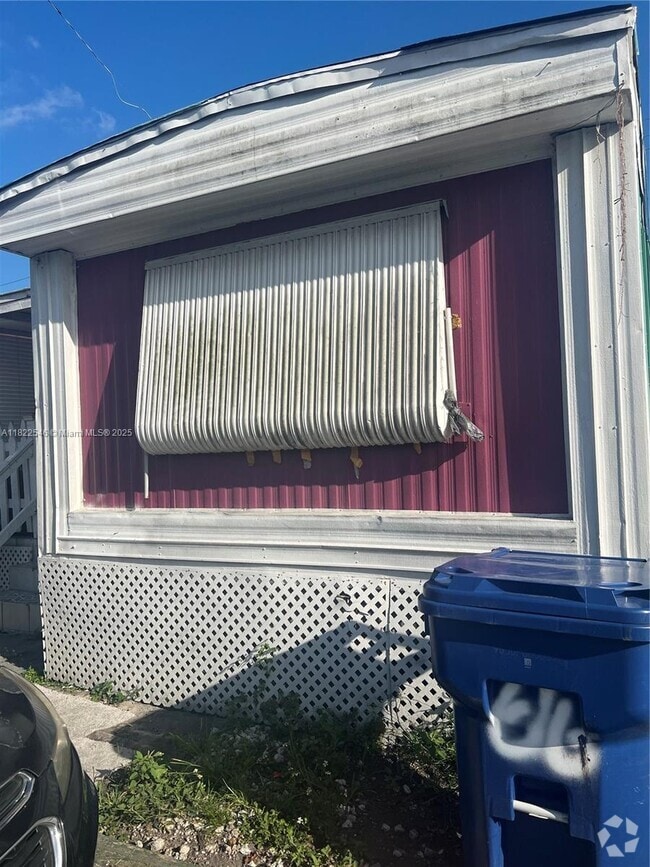 Building Photo - 3520 NW 79th St Rental