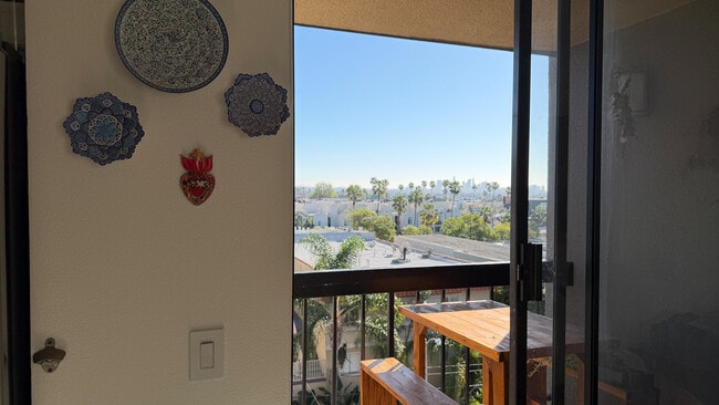 Photo - 7320 Hawthorn Ave Unit 321