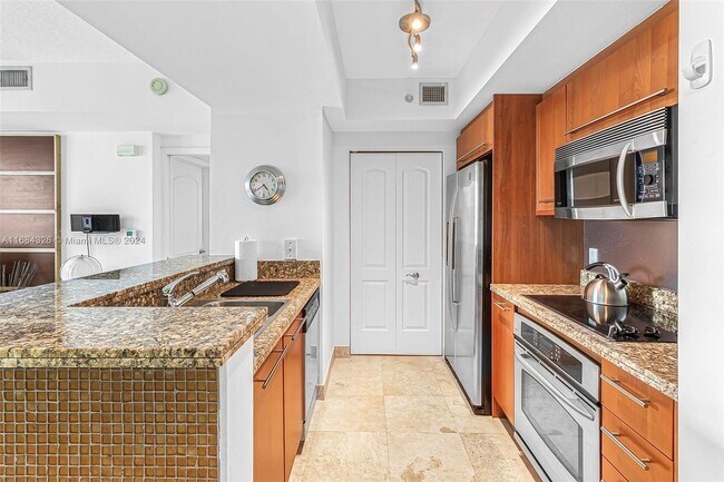 Photo - 110 Washington Ave Unidad # 1706