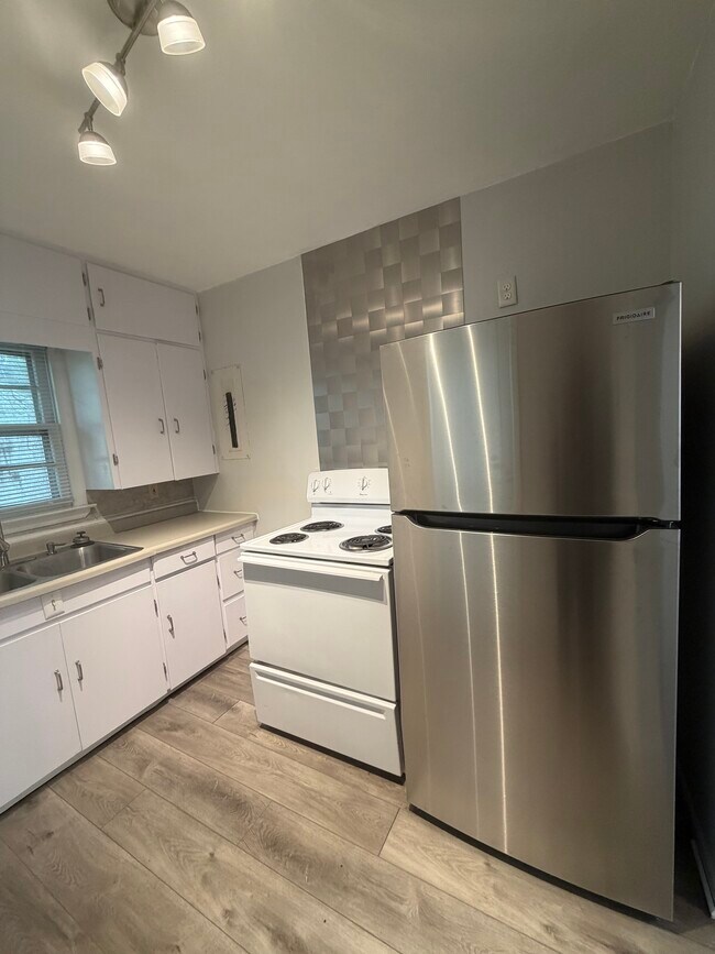 Photo - 2114 Ferrol St Unit 2114