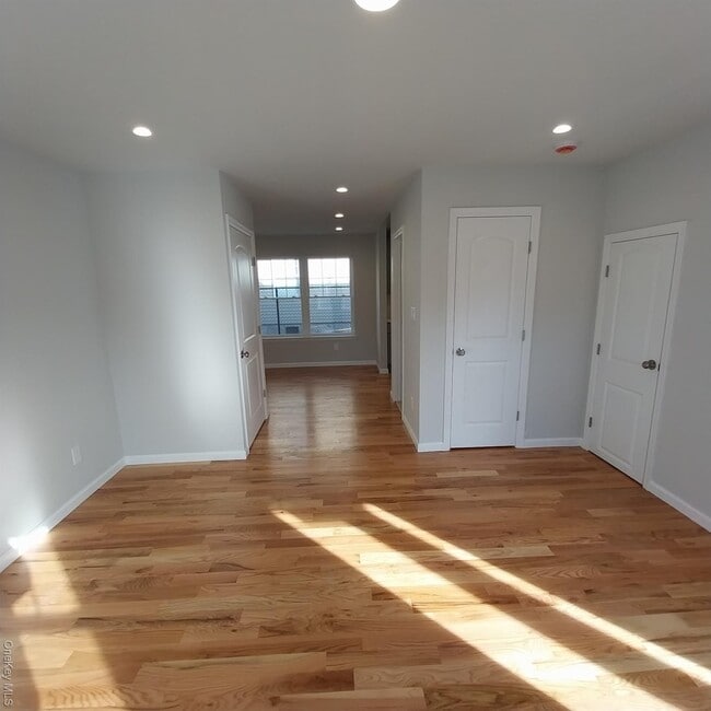 Photo - 343 Jackson St