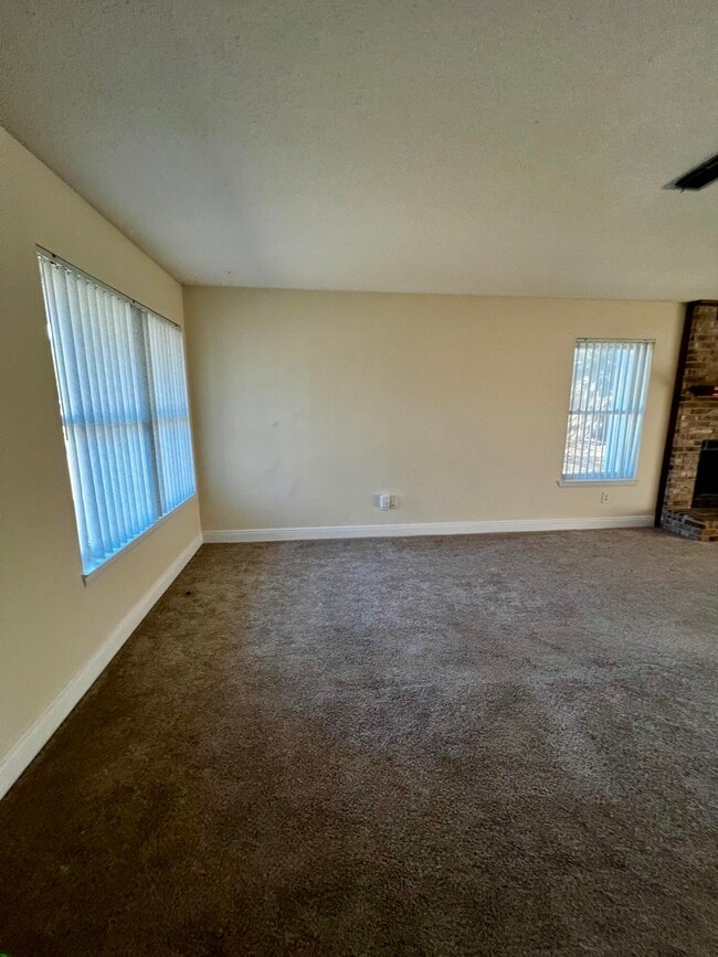 106 Pinehaven Dr
