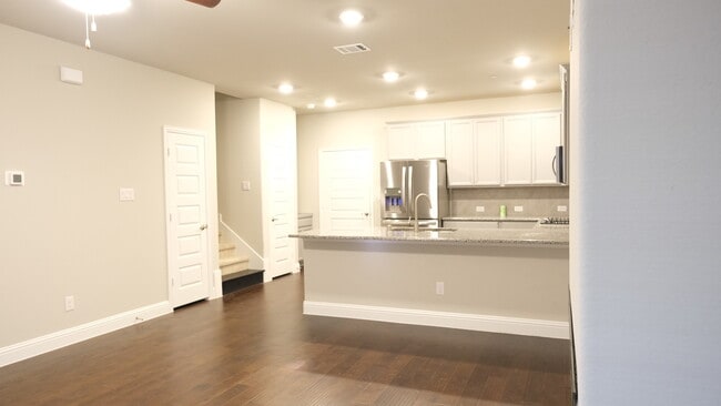 332 Blackthorne Dr