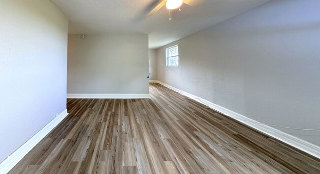 Photo - 235 W Northside Dr