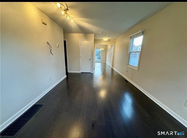 Photo - 41 Nash Pl Unit B