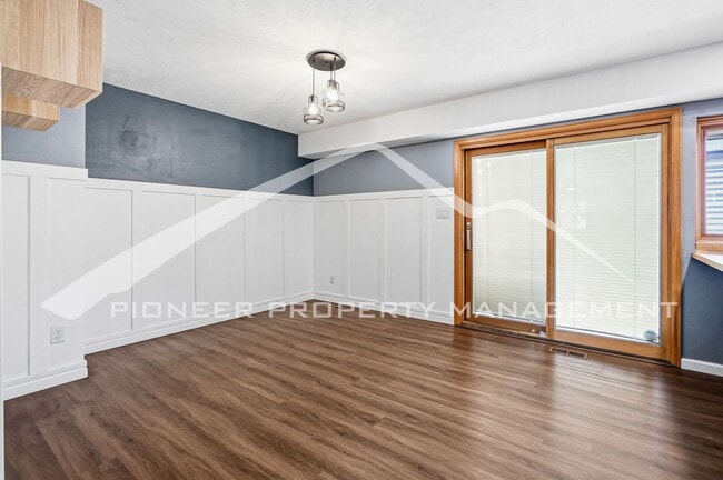 Photo - Spacious Townhouse with Washer/Dryer and Central AC