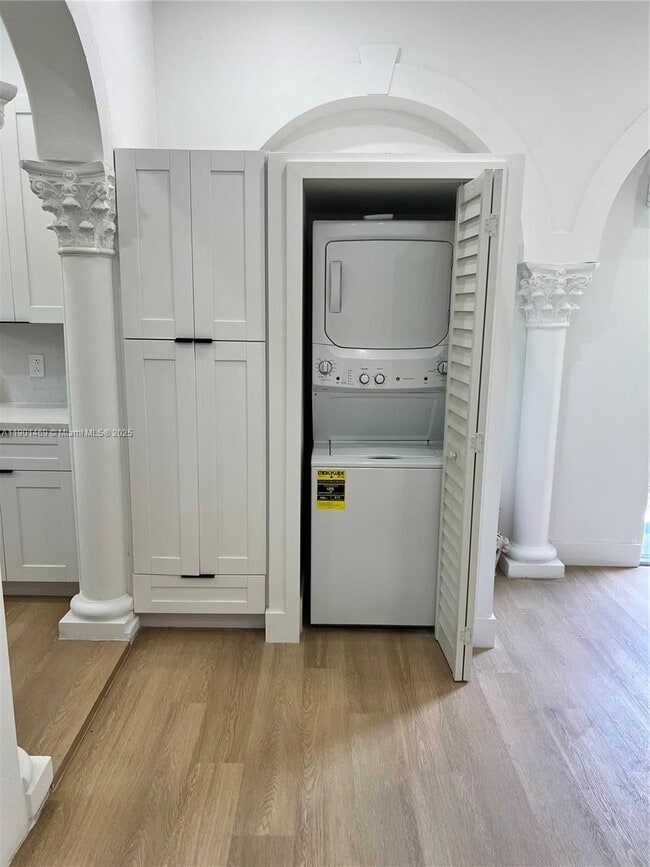 Photo - 6795 SW 98th St Unidad studio