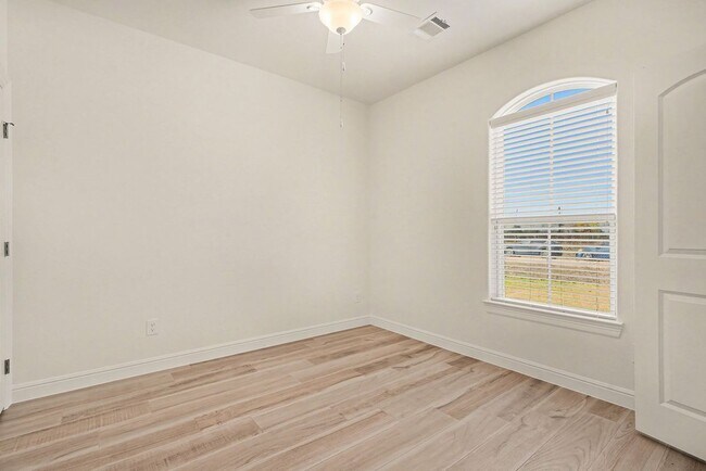 Photo - 3633 E Meadow Ln