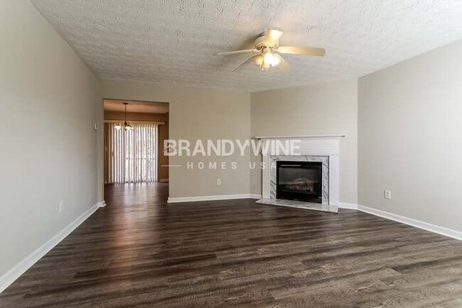 Photo - 252 Springbottom Ct SE