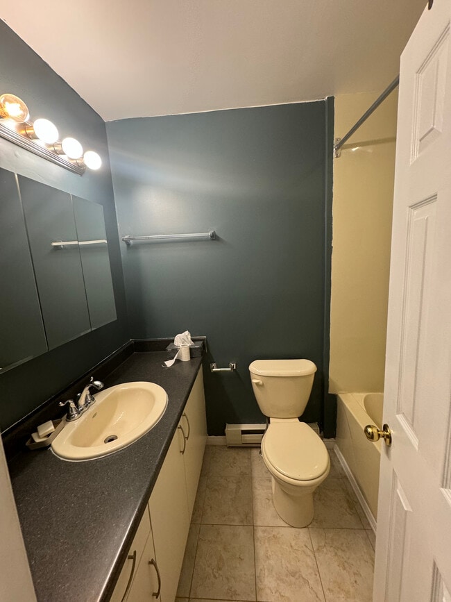 Photo - 24 Townline Road East Unit 200