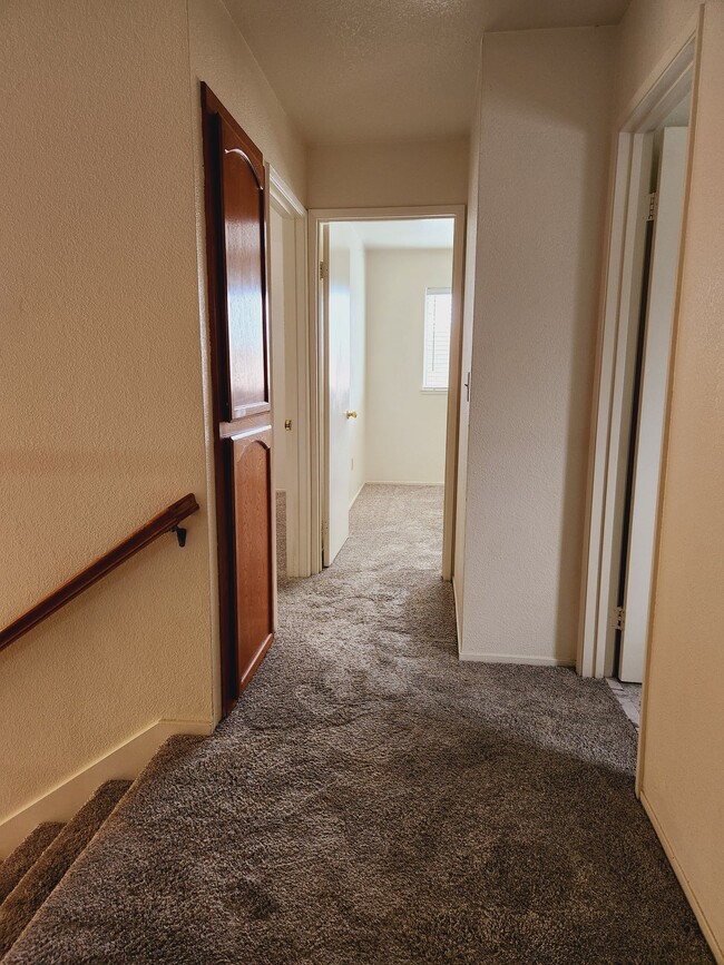 Photo - 1814 Evalane Way