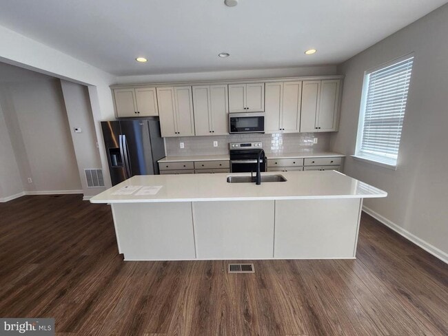 Photo - 12 Stafford Pl