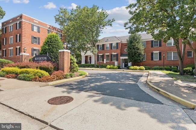 Building Photo - 610 Bashford Ln Unit 1301 Rental