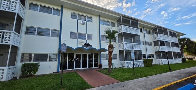 Building Photo - 16701 NE 14th Ave