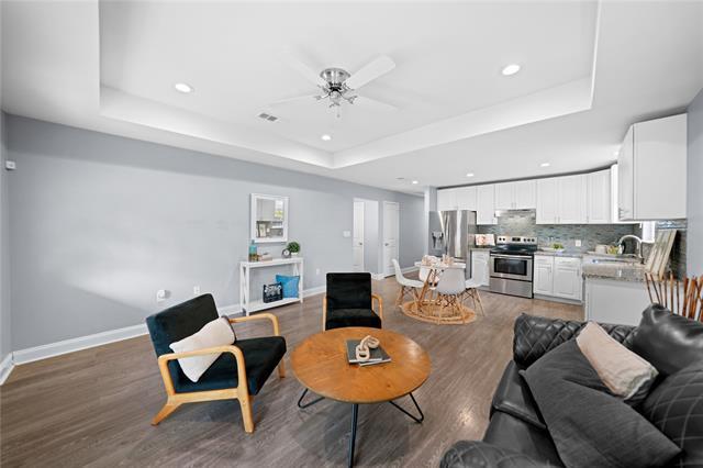 Photo - 1228 Jones St