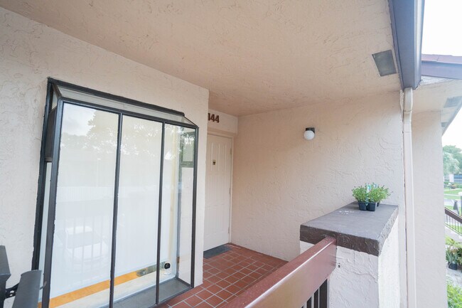 Entrance - 2281 SW 15th St Unidad 144