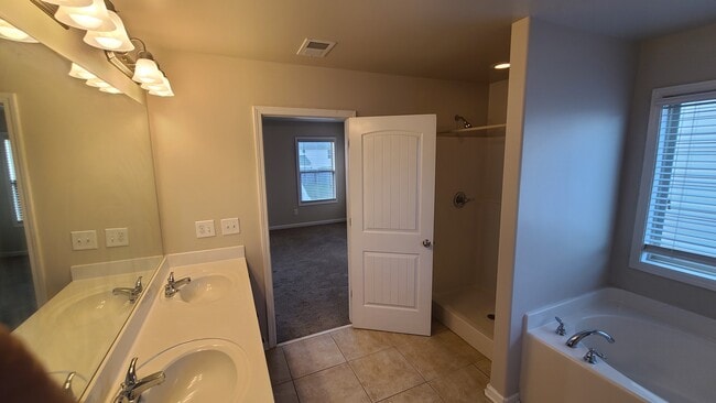 Photo - 383 Edgemont Ave