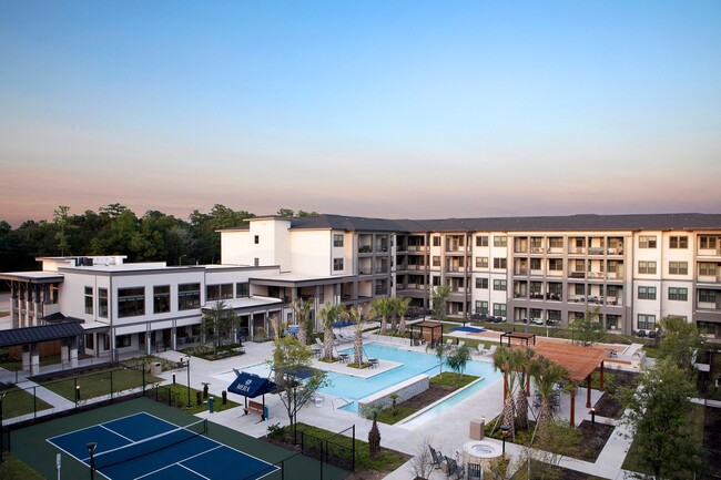 Building Photo - Mera Vintage Park 55+ Active Adult Rental