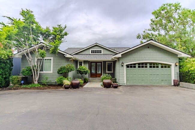 Building Photo - 4Bd/4Ba Seattle Home