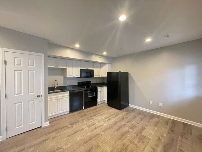 Building Photo - 374 Amory St Unit #3