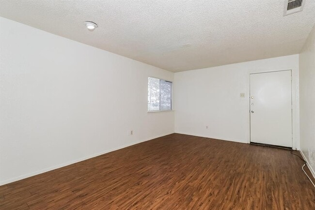 Photo - 323 W William Cannon Dr