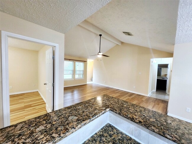 Photo - 322 Windward