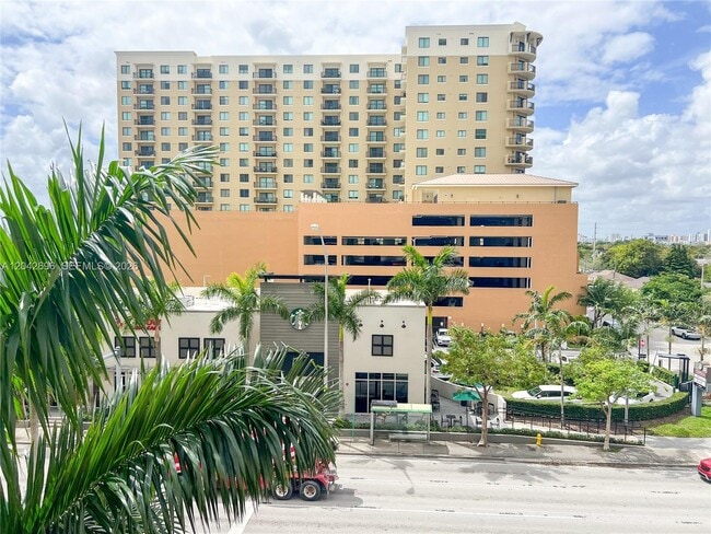 Building Photo - 117 NW 42nd Ave Unit 506