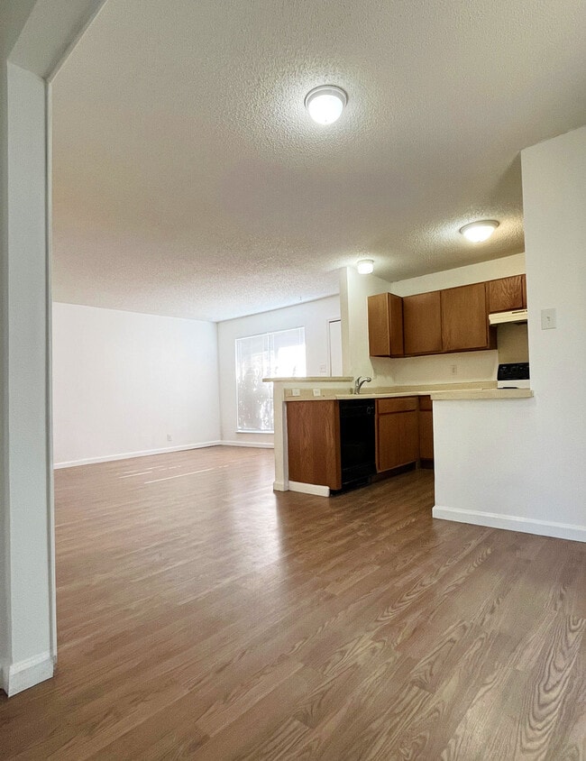 Photo - 14431 Edgemont St