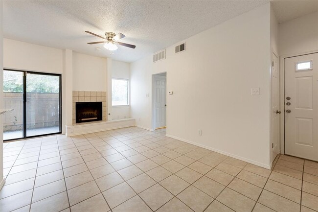 Photo - 9100 Mountain Ridge Dr Unit 105