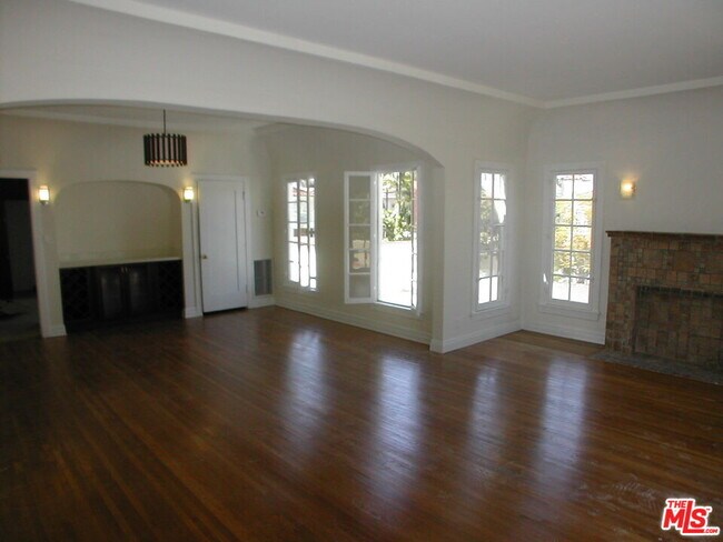 Photo - 803 S Detroit St