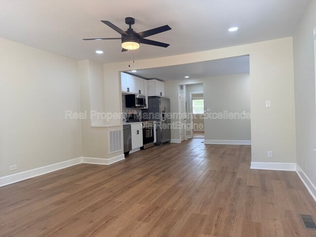 Photo - 114 E Club Blvd