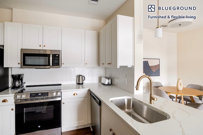 1501 W Howard Ln Unit SI FL5-ID365