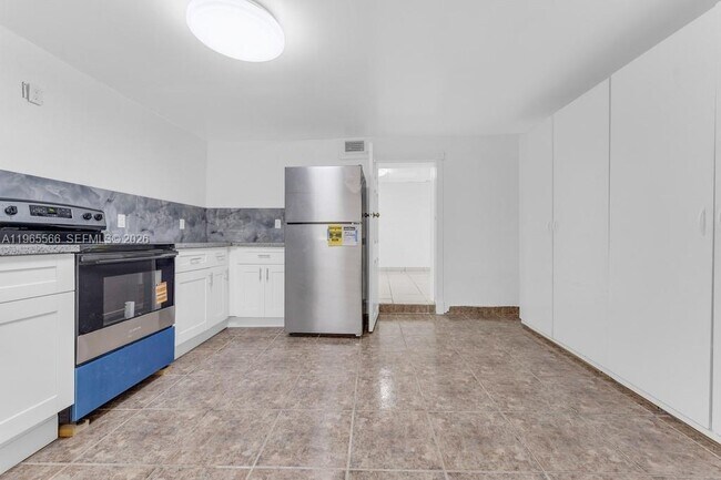 Photo - 5831 Taylor St Unit 3