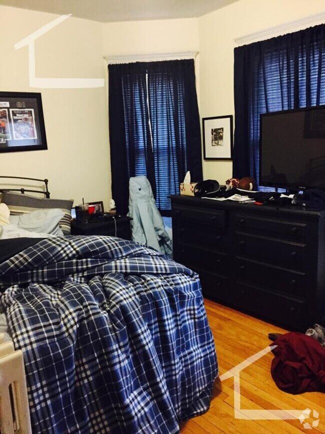 Building Photo - Faneuil St 3 Bed Rental